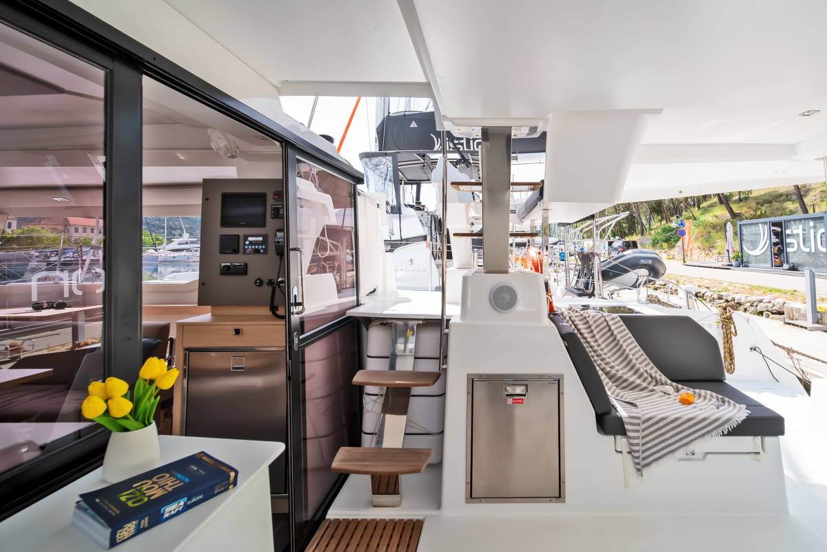 Fountaine Pajot Tanna 47, First Life | Noleggio di Yacht Croazia