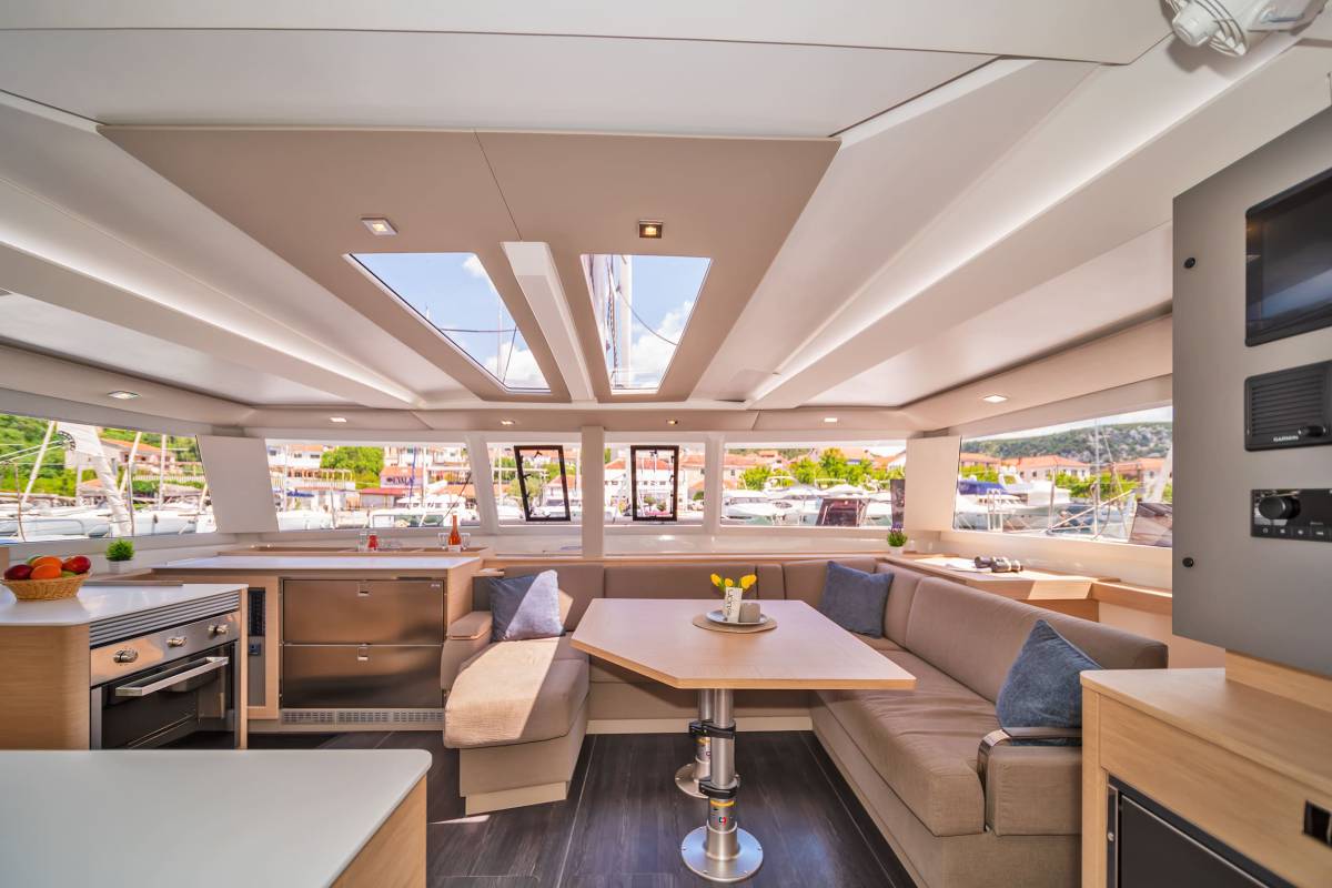 Fountaine Pajot Tanna 47, First Life | Noleggio di Yacht Croazia