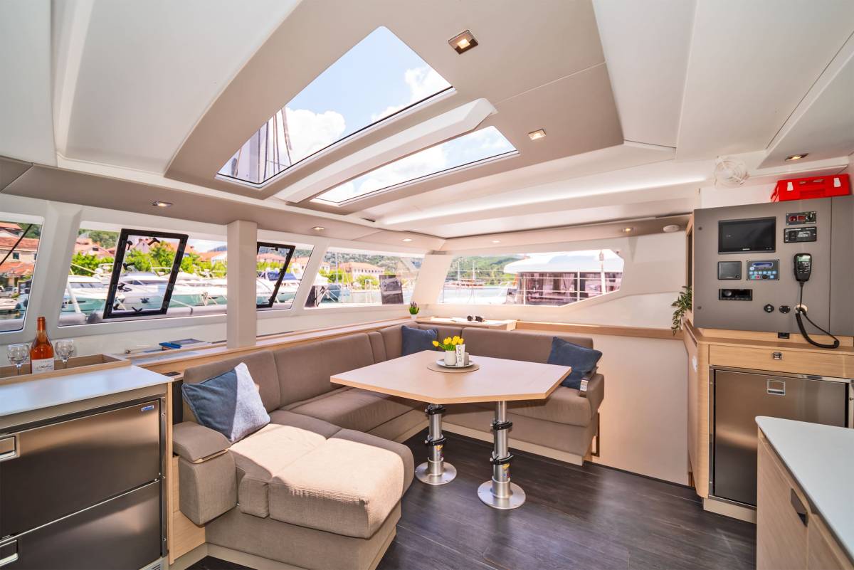 Fountaine Pajot Tanna 47, First Life | Noleggio di Yacht Croazia