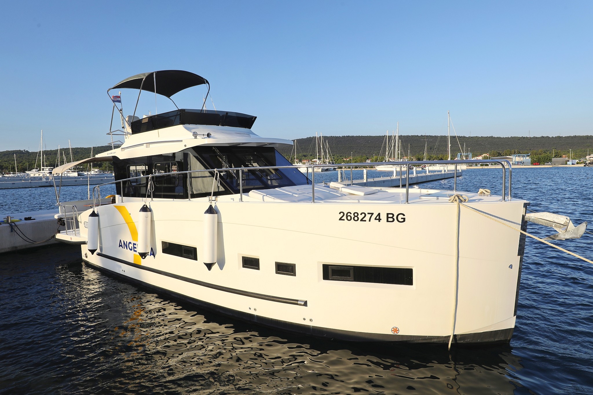 Futura 40 Grand Horizon, Backup | Yacht Charter Croatia