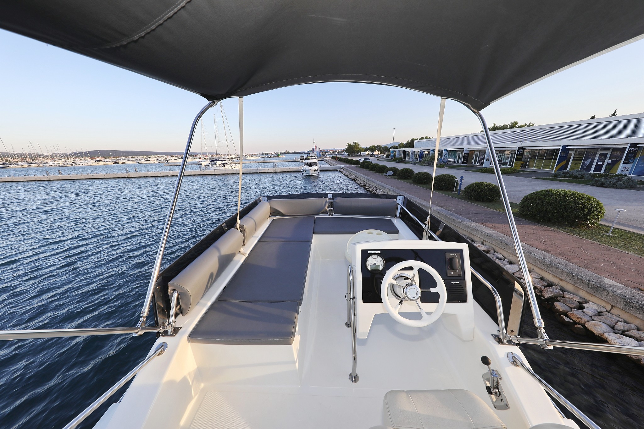 Futura 40 Grand Horizon, Backup | Yacht Charter Croatia