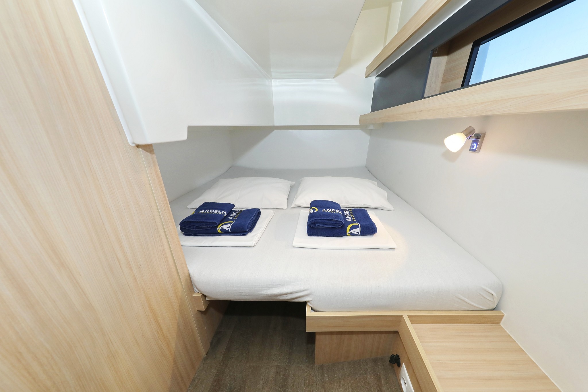 Futura 40 Grand Horizon, Backup | Yacht Charter Croatia