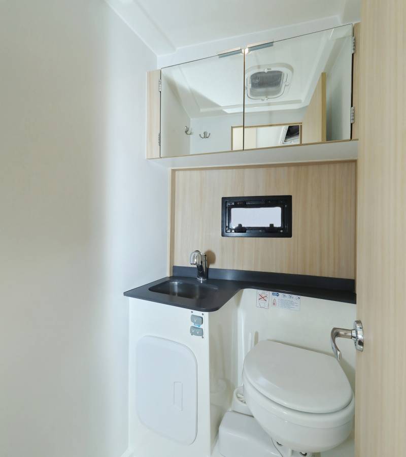 Futura 40 Grand Horizon, Backup | Yacht Charter Croatia