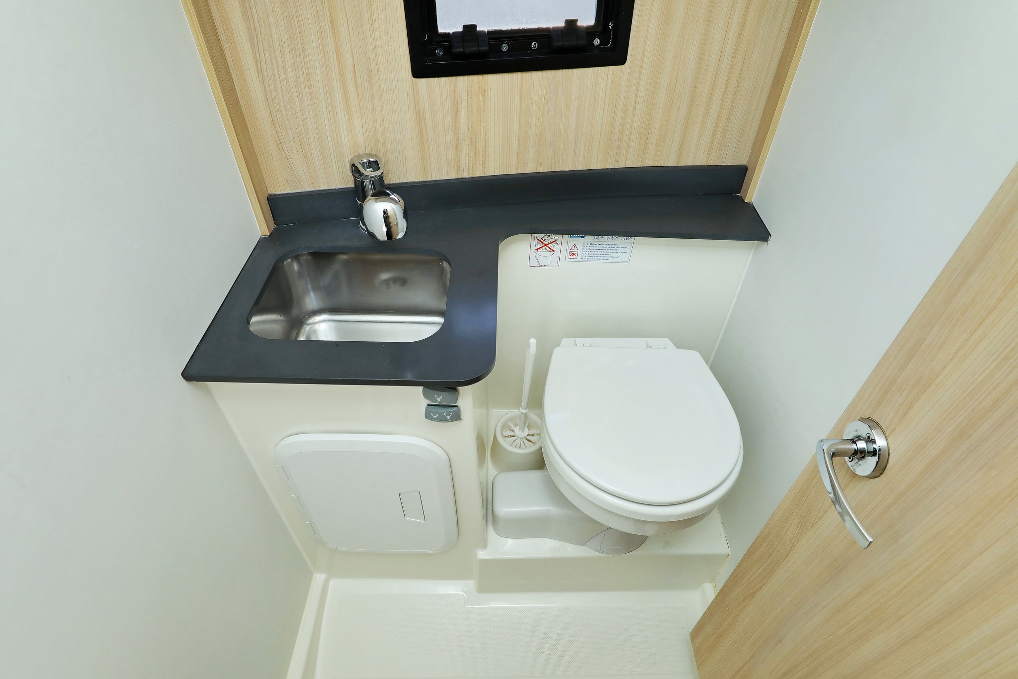 Futura 40 Grand Horizon, Backup | Yacht Charter Croatia