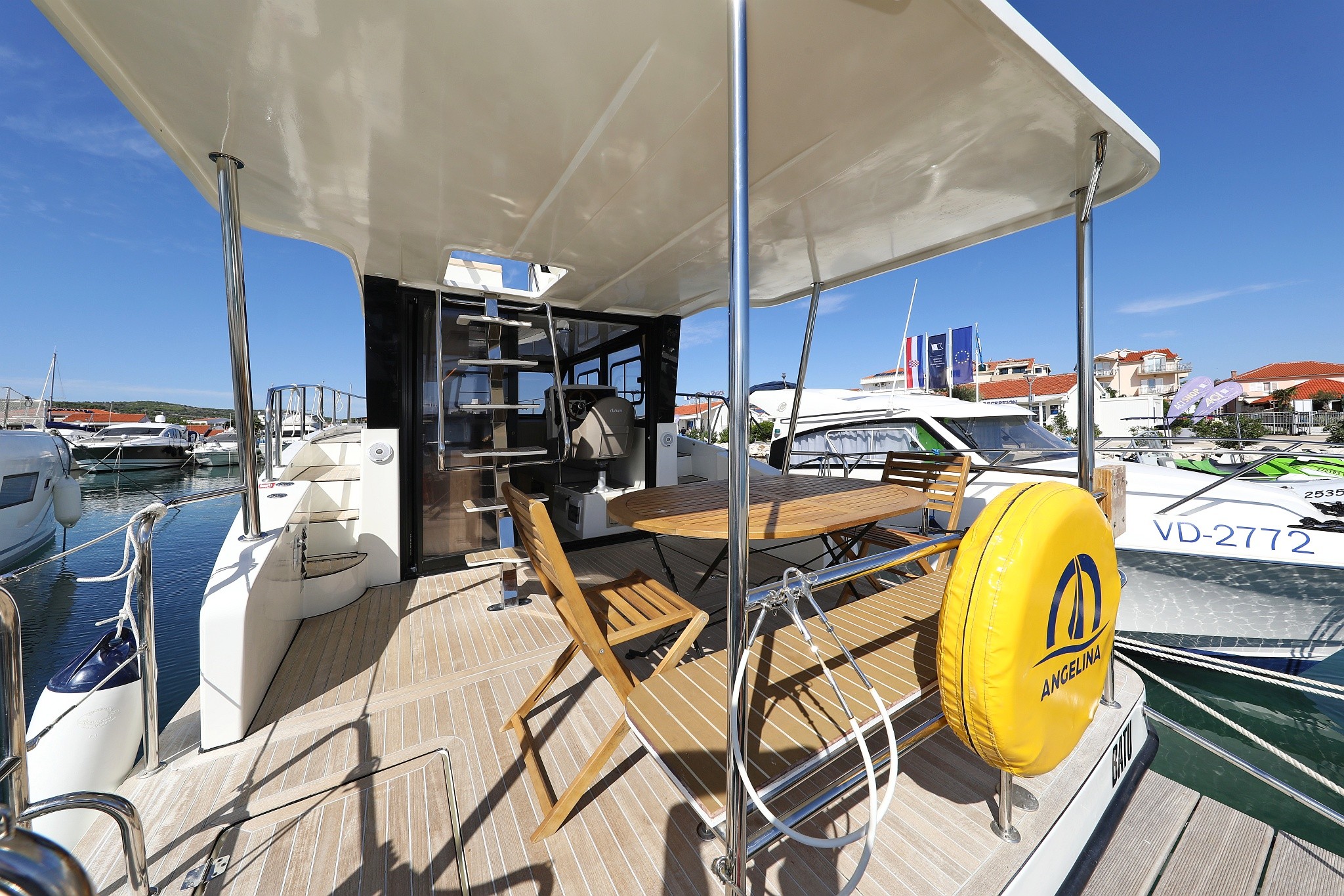 Futura 40 Grand Horizon, Batu | Yacht Charter Croatia