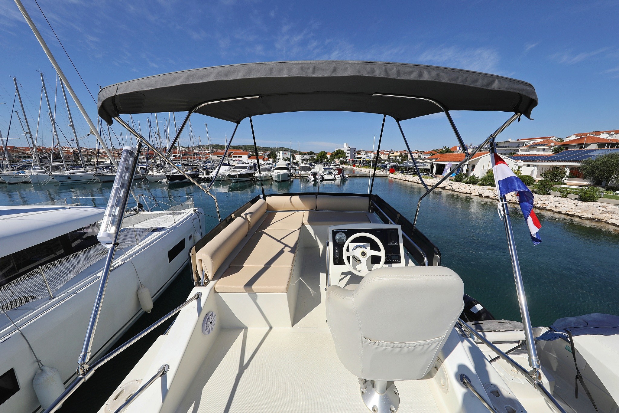 Futura 40 Grand Horizon, Batu | Yacht Charter Croatia