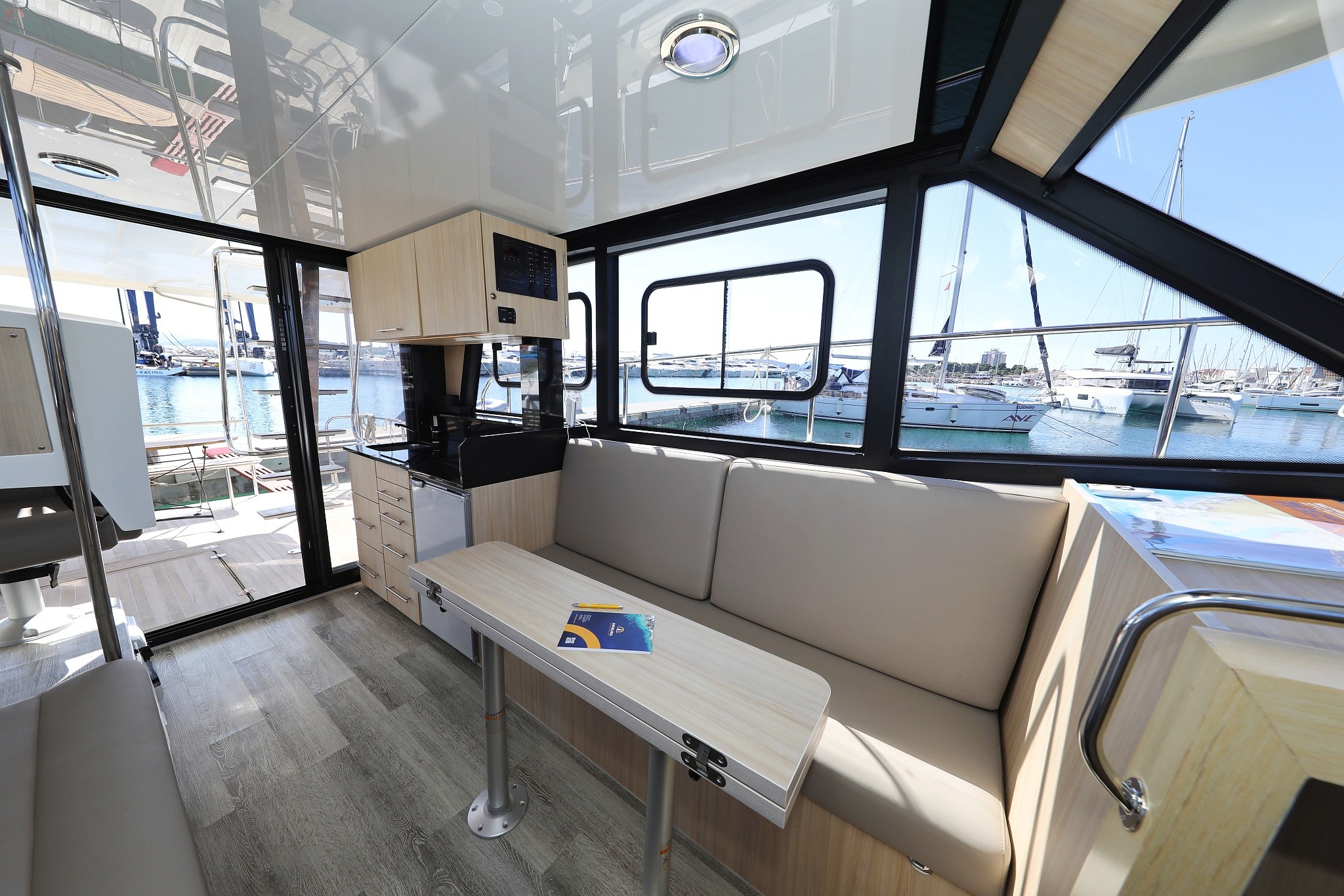 Futura 40 Grand Horizon, Batu | Yacht Charter Croatia