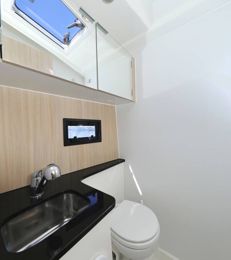 Futura 40 Grand Horizon, Batu | Yacht Charter Croatia