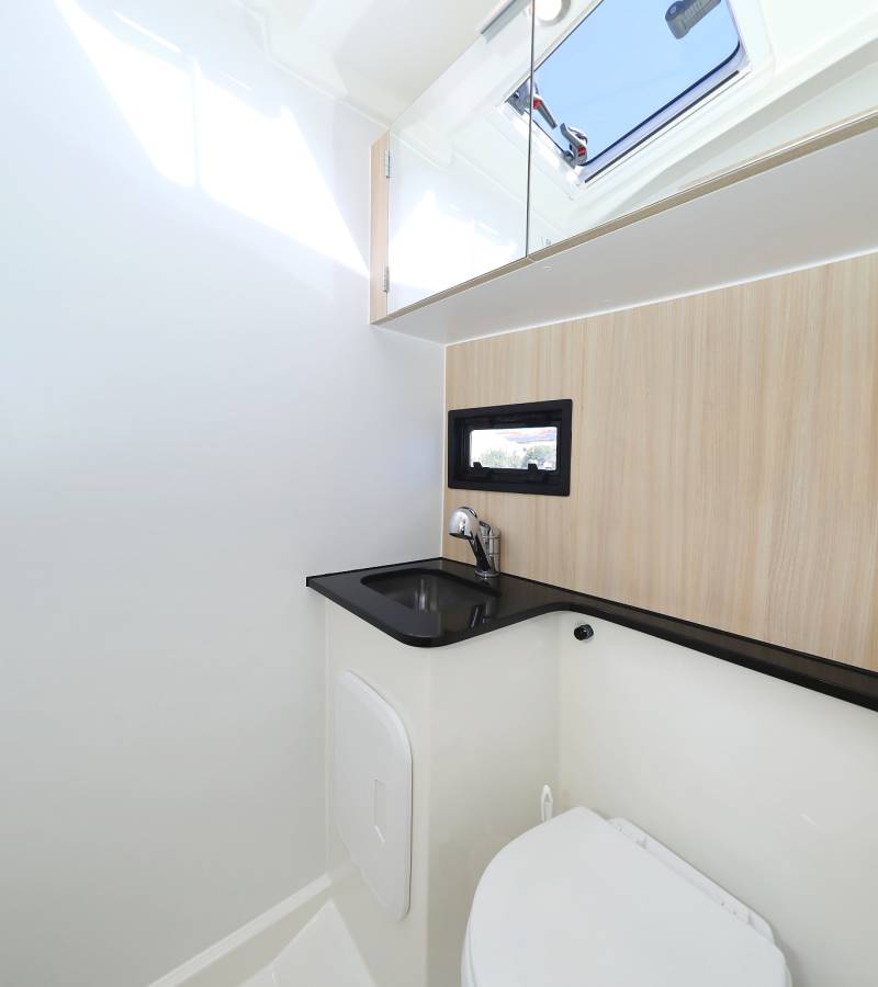 Futura 40 Grand Horizon, Batu | Yacht Charter Croatia