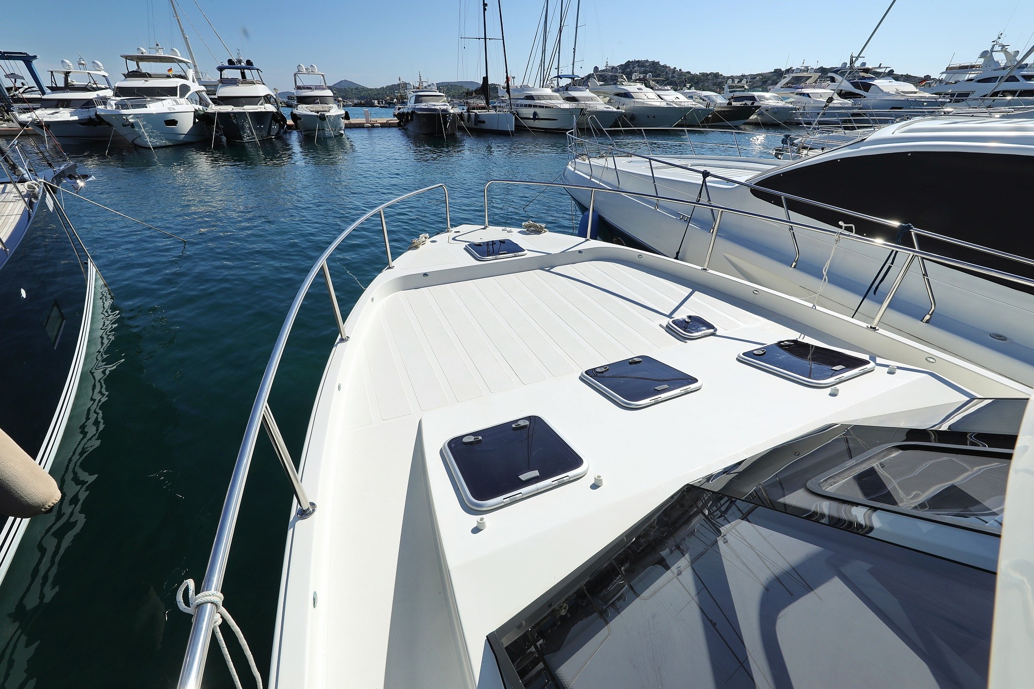 Futura 40 Grand Horizon, Nanda | Yacht Charter Croatia