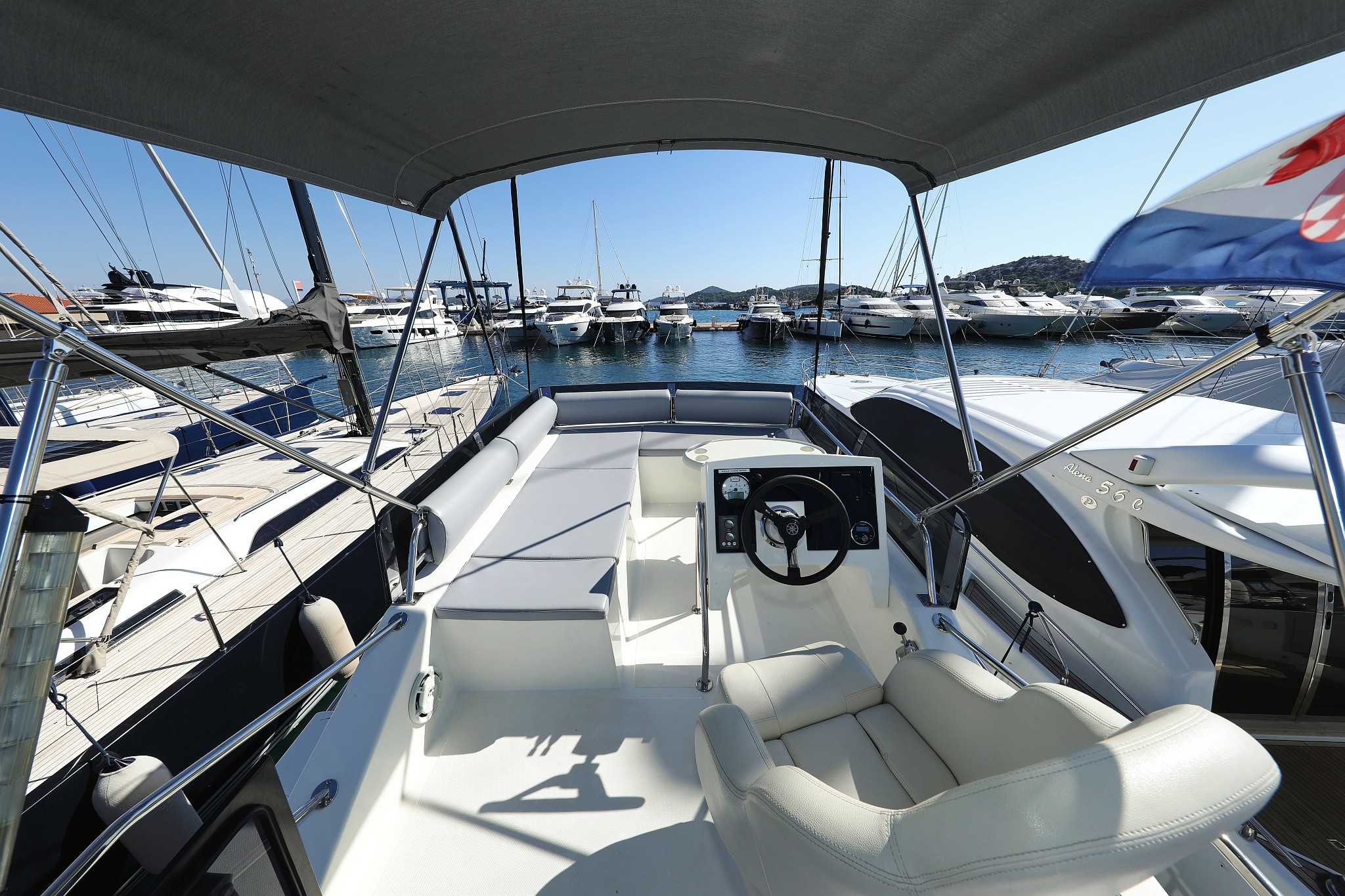 Futura 40 Grand Horizon, Nanda | Yacht Charter Croatia