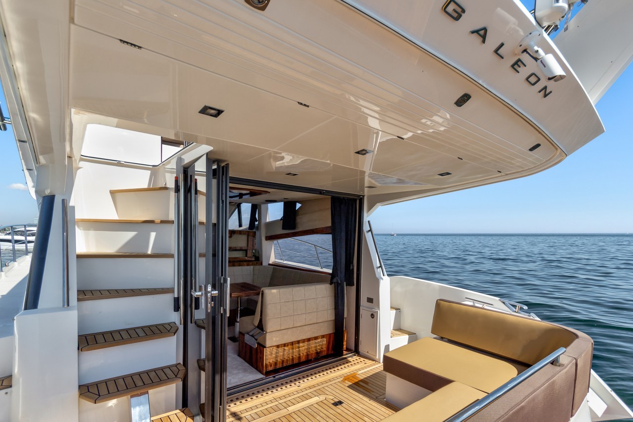 Galeon 420, Amber Blue | Yacht Charter Croatia
