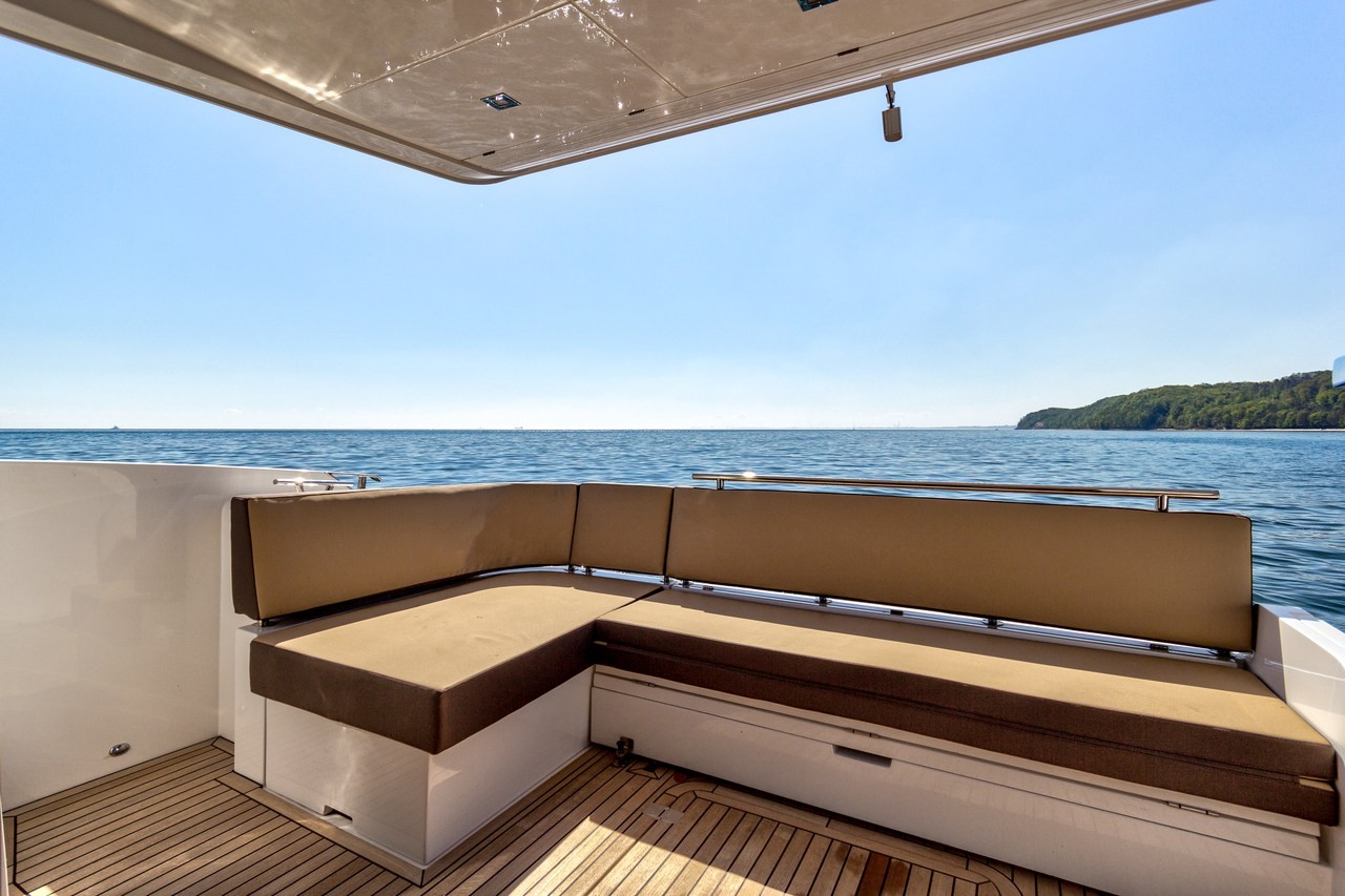 Galeon 420, Amber Blue | Yacht Charter Croatia