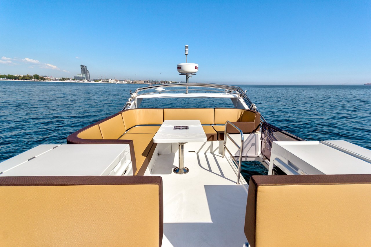 Galeon 420, Amber Blue | Yacht Charter Croatia