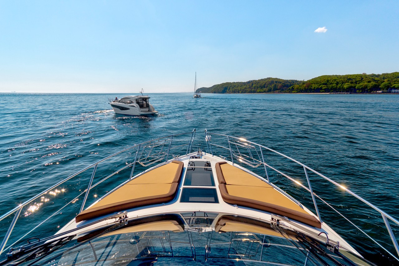 Galeon 420, Amber Blue | Yacht Charter Croatia