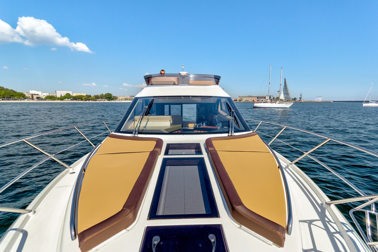 Galeon 420, Amber Blue | Yacht Charter Croatia