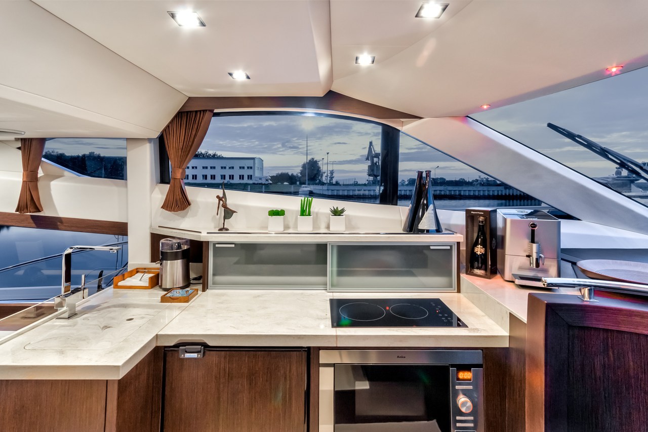 Galeon 420, Amber Blue | Yacht Charter Croatia