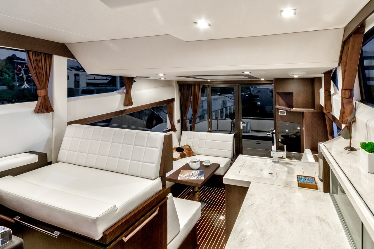 Galeon 420, Amber Blue | Yacht Charter Croatia