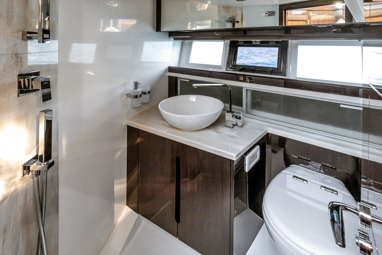 Galeon 420, Amber Blue | Yacht Charter Croatia
