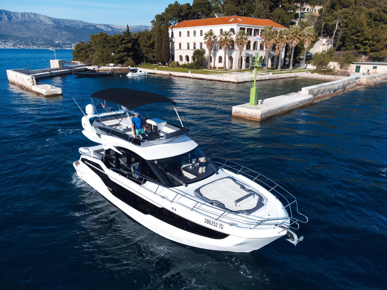 Galeon 440, FGStar Mini | Yacht Charter Croatia