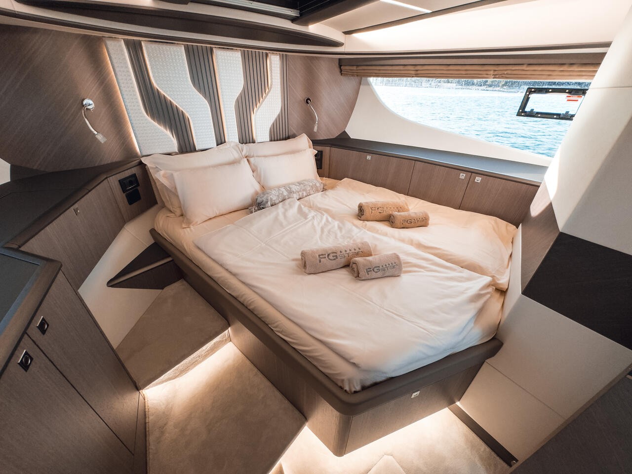 Galeon 440, FGStar Mini | Yacht Charter Croatia