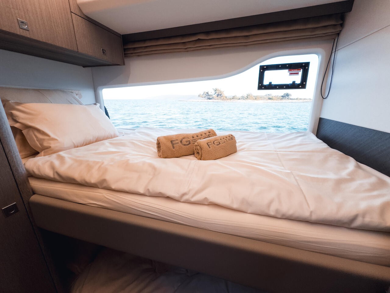 Galeon 440, FGStar Mini | Yacht Charter Croatia