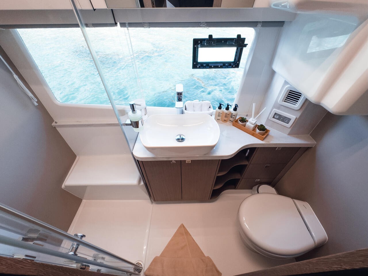 Galeon 440, FGStar Mini | Yacht Charter Croatia