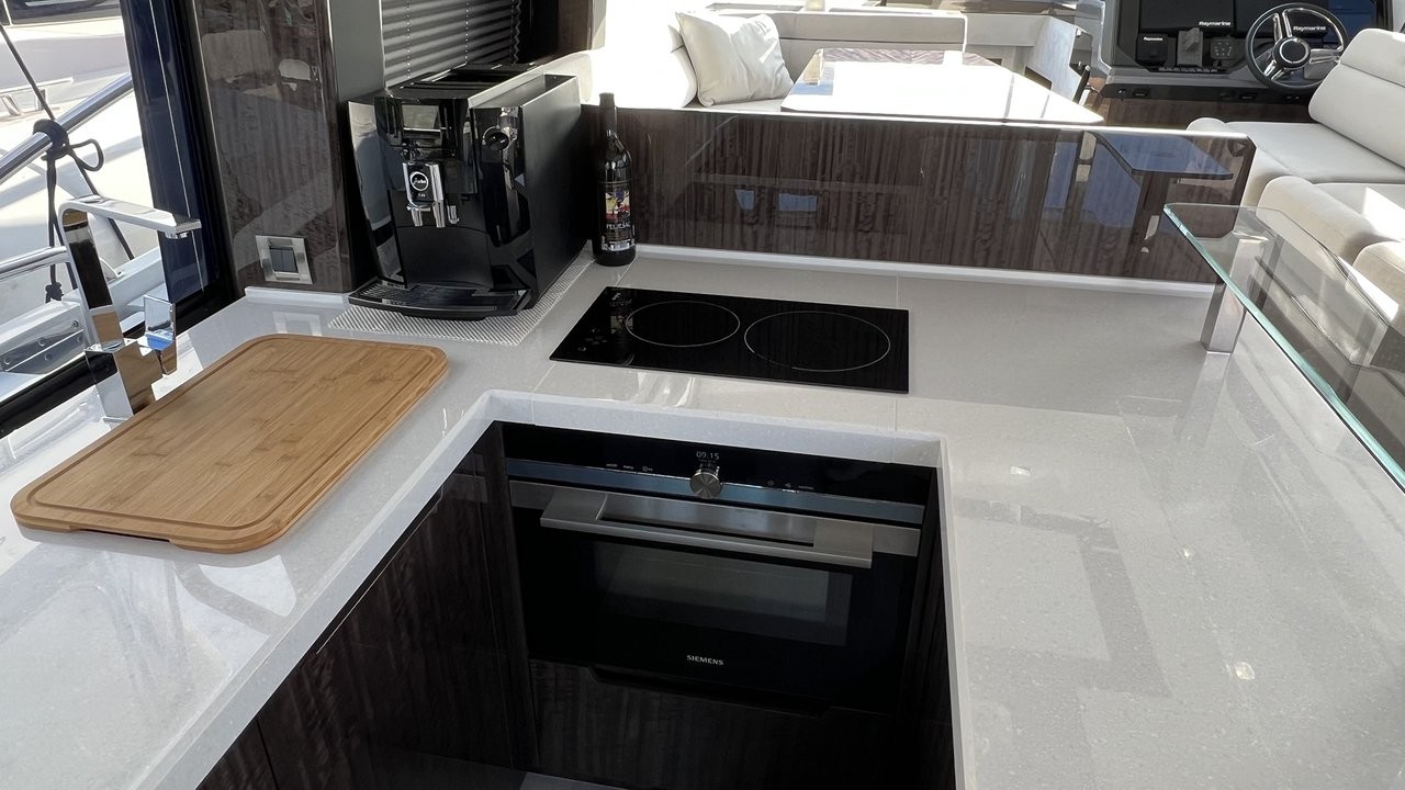 Galeon 500, Champ Atlantis | Yacht Charter Croatia