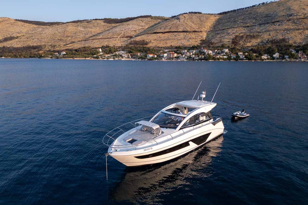 Gran Turismo 45, Holly Four | Yachtcharter Kroatien