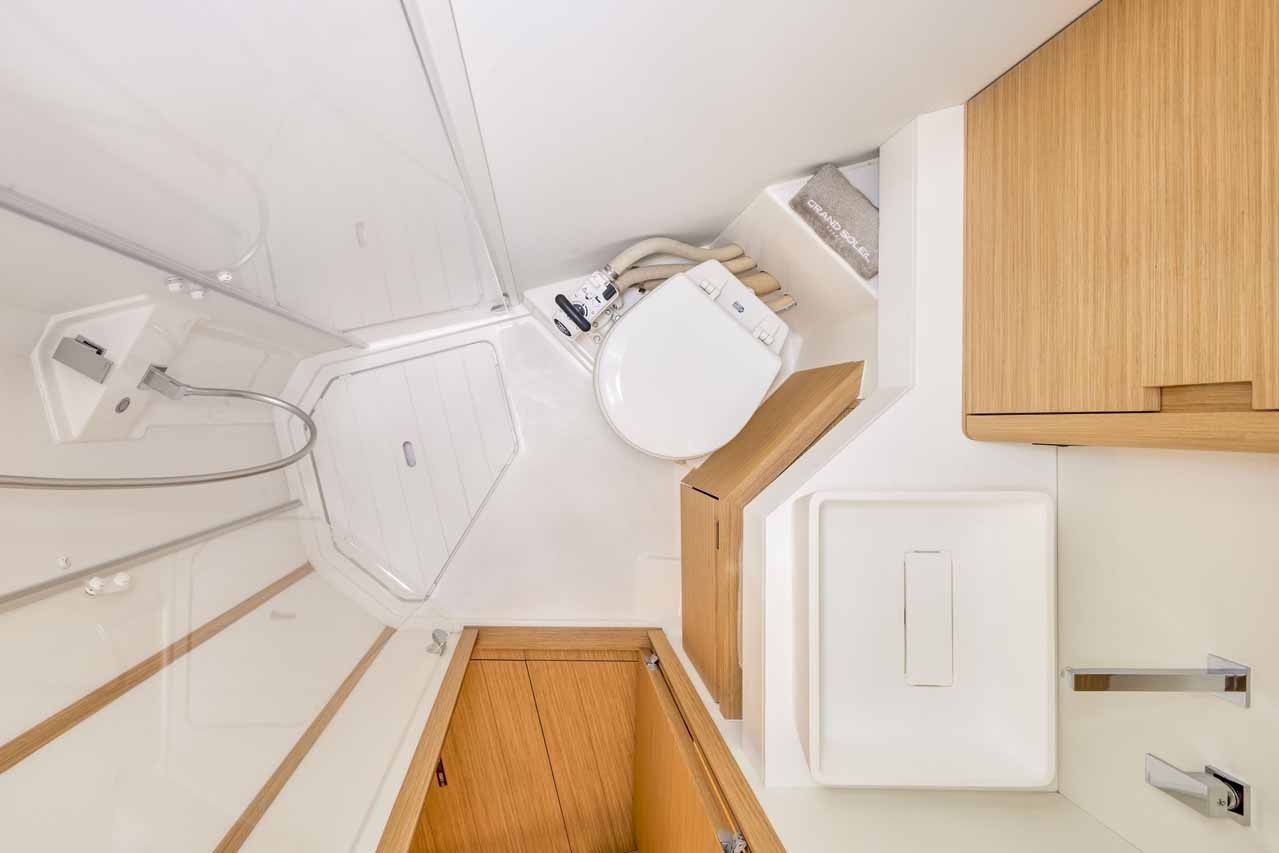Grand Soleil 44 Performance, Destiny | Yacht Charter Croatia
