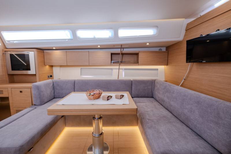 Grand Soleil 52 LC, Morea | Yacht Charter Croatia