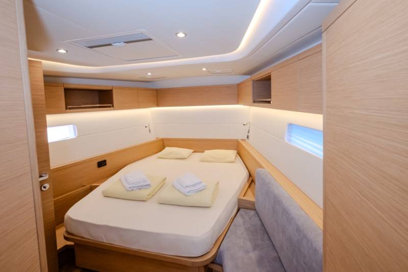 Grand Soleil 52 LC, Morea | Yacht Charter Croatia