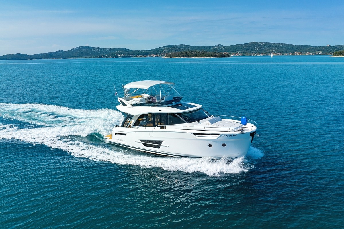 Greenline 45, Chili | Yacht Charter Croatia