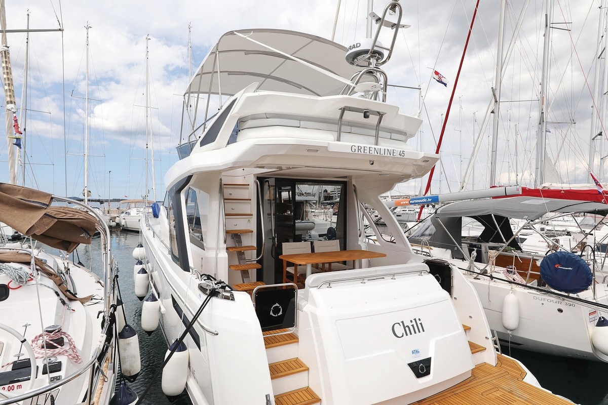 Greenline 45, Chili | Yacht Charter Croatia