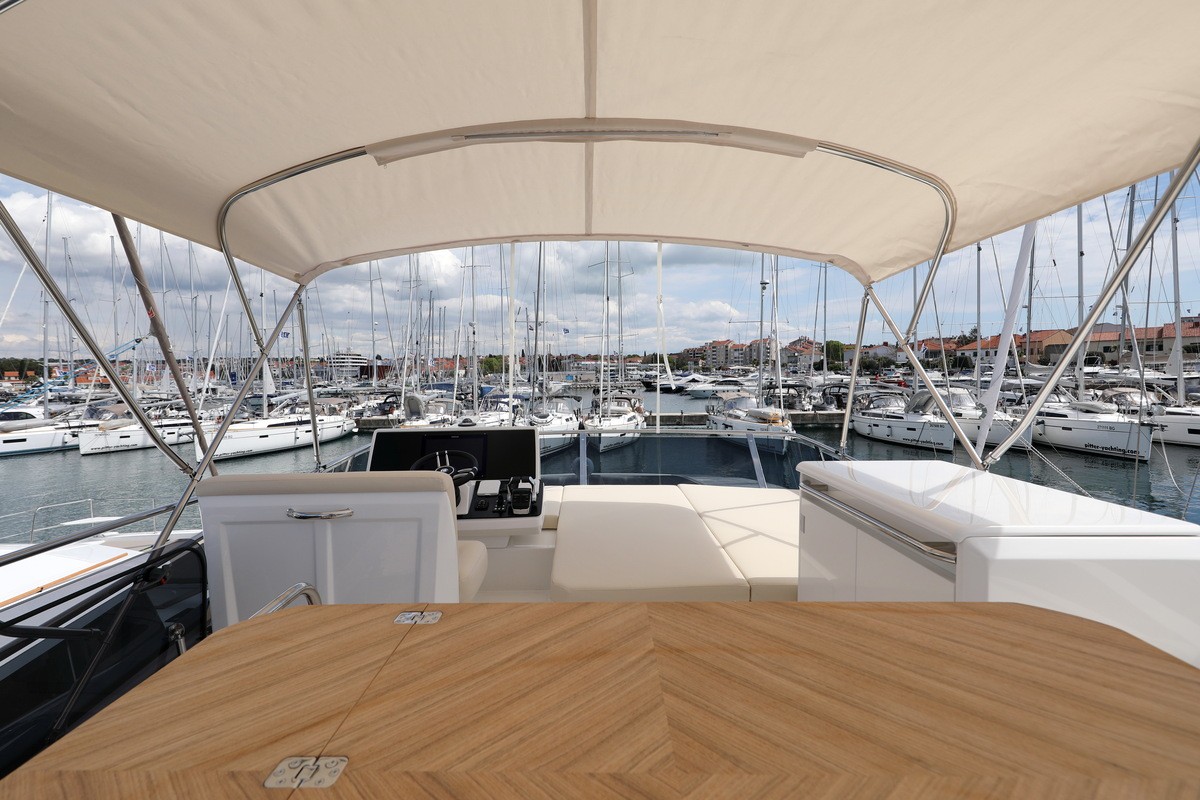 Greenline 45, Chili | Yacht Charter Croatia