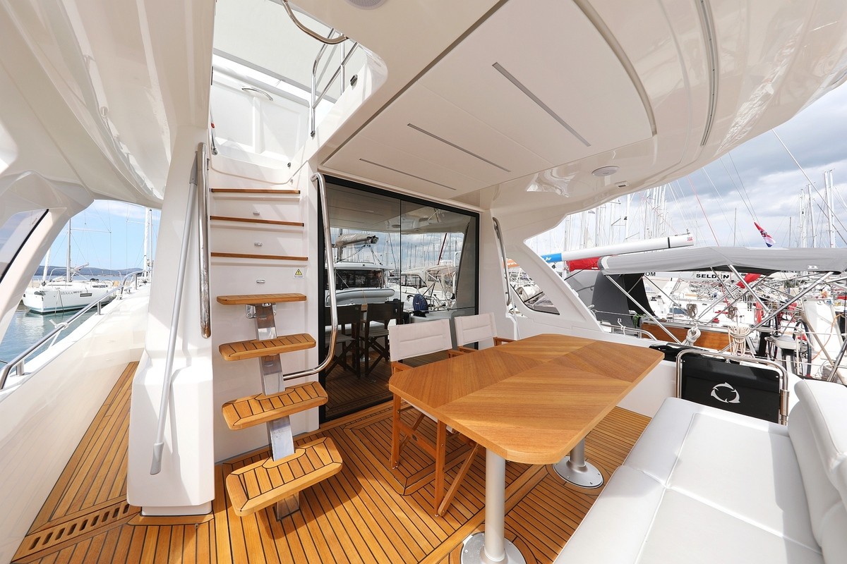 Greenline 45, Chili | Yacht Charter Croatia