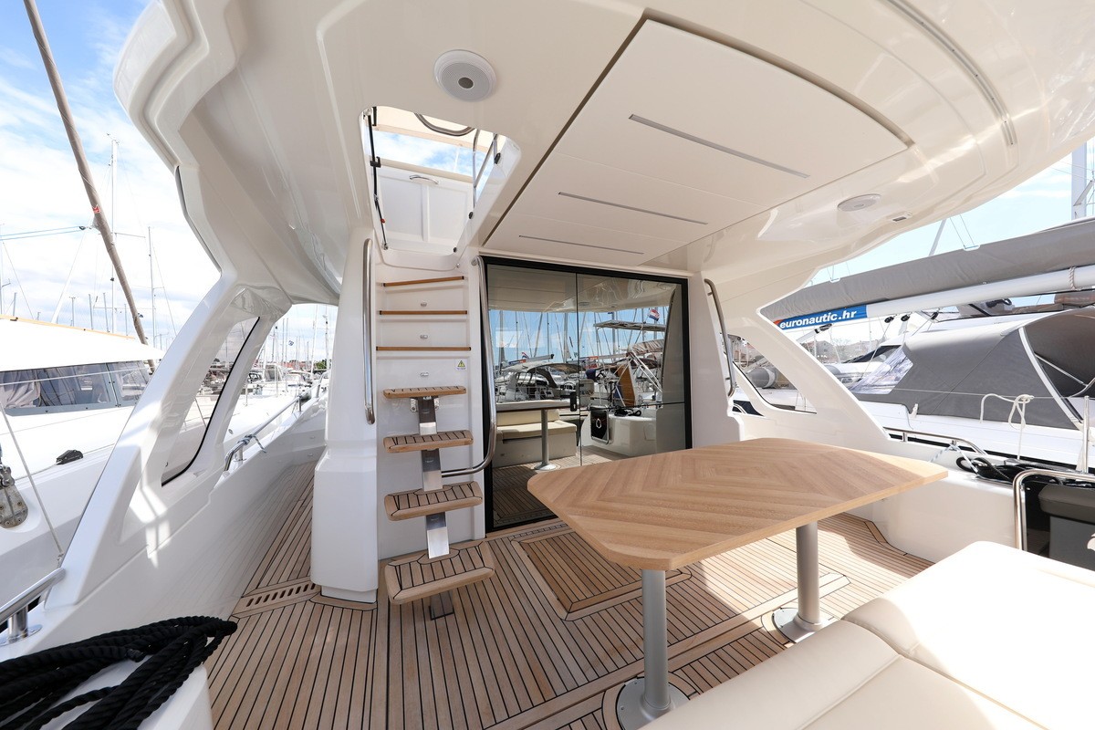 Greenline 45, Pepper | Yacht Charter Croatia