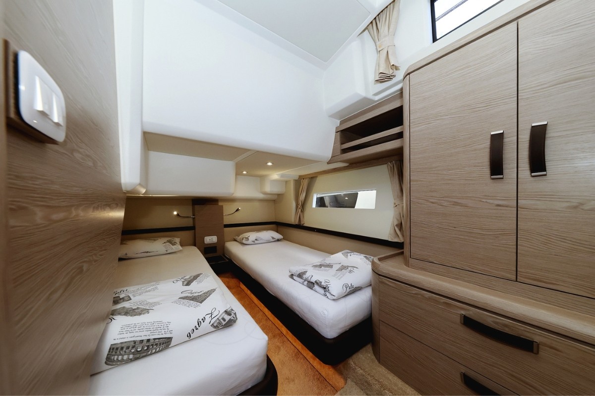 Greenline 48, Vegas | Yacht Charter Croatia