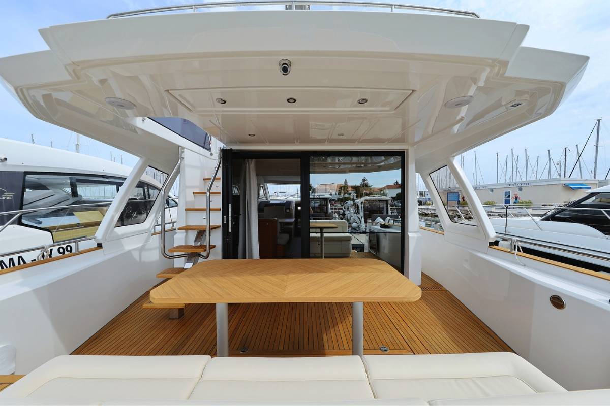Greenline 48, Red Hot | Yacht Charter Croatia