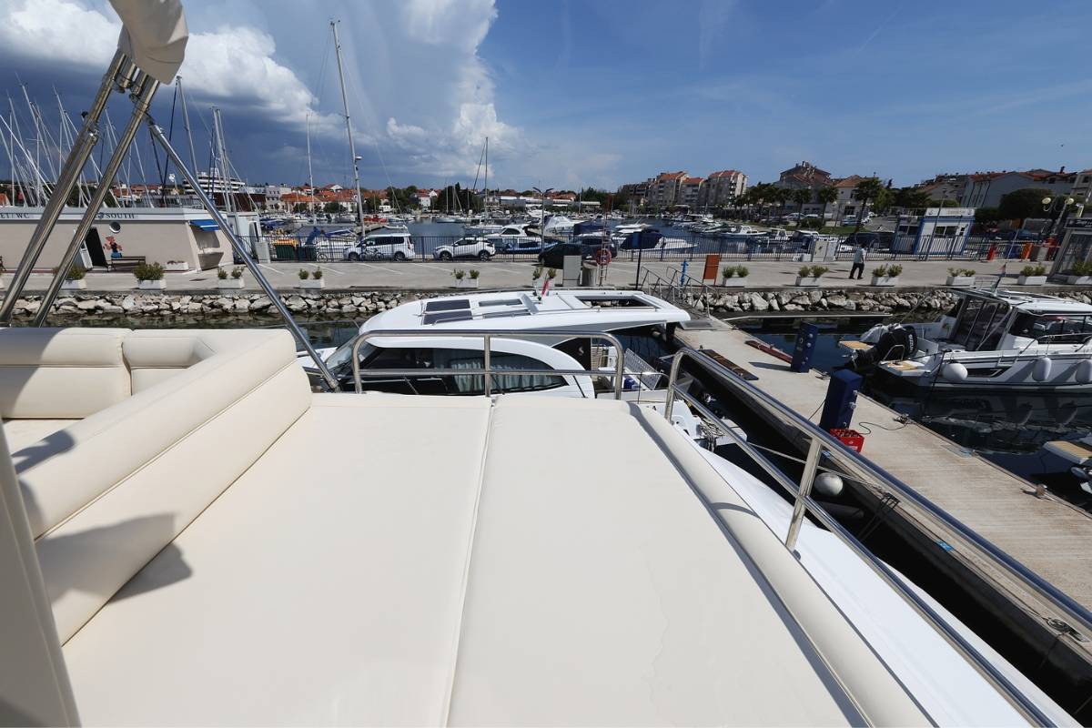 Greenline 48, Red Hot | Yacht Charter Croatia