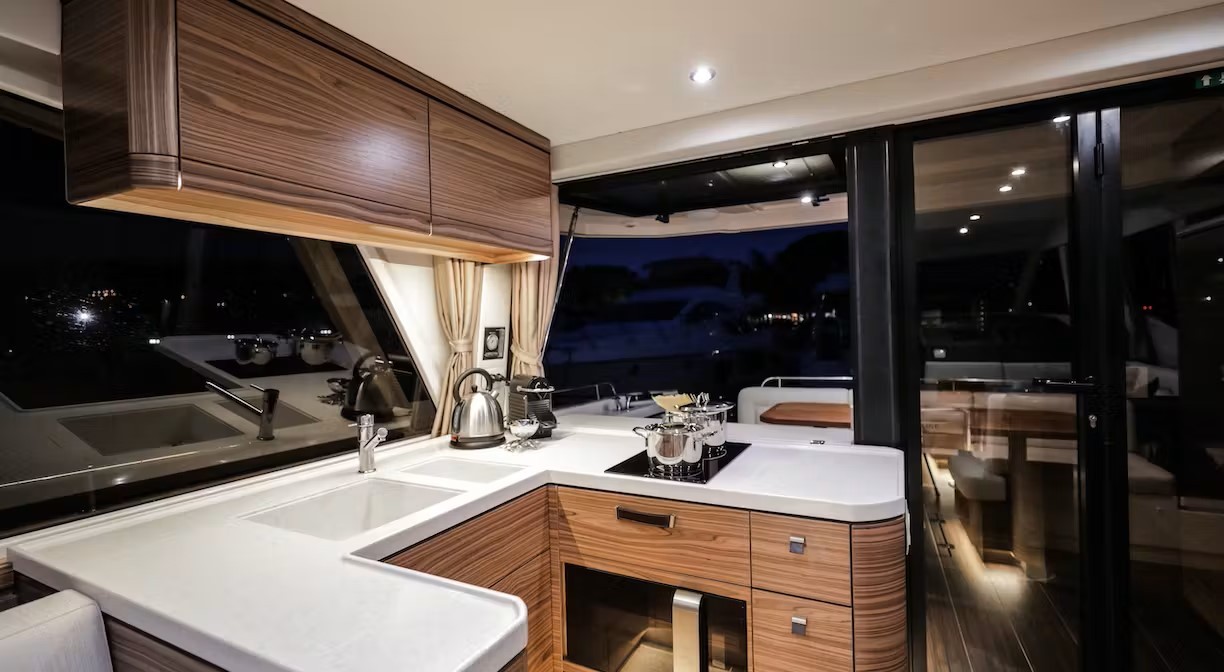 Greenline 48, Red Hot | Yacht Charter Croatia