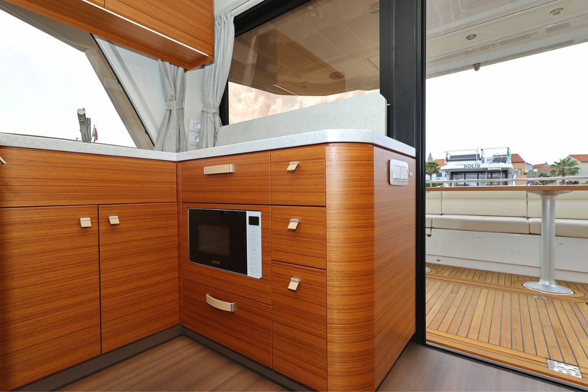 Greenline 48, Red Hot | Yacht Charter Croatia