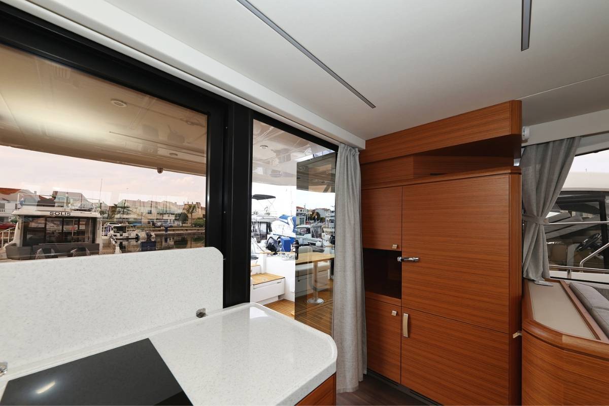 Greenline 48, Red Hot | Yacht Charter Croatia