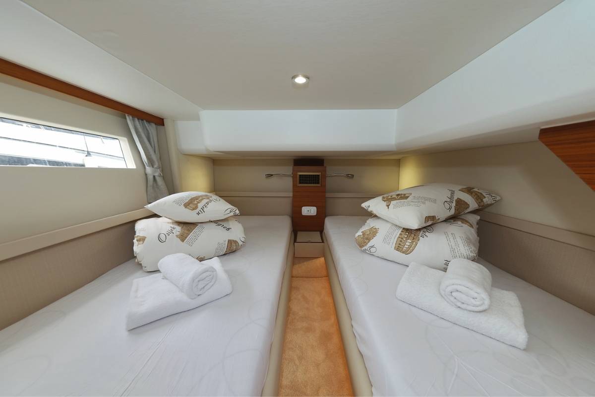 Greenline 48, Red Hot | Yacht Charter Croatia