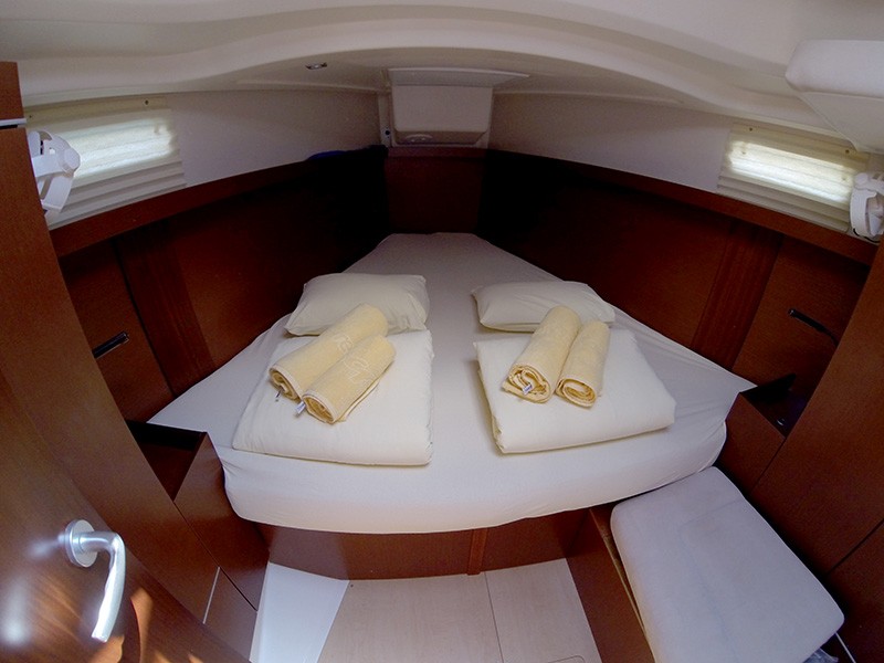 Hanse 385, Ariel | Yacht Charter Croatia