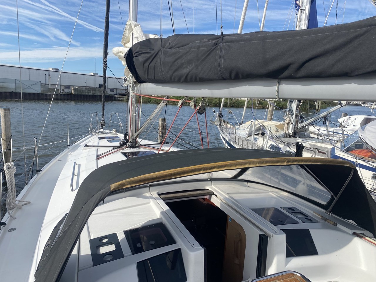 Hanse 385, Kon-Tiki | Yacht Charter Croatia