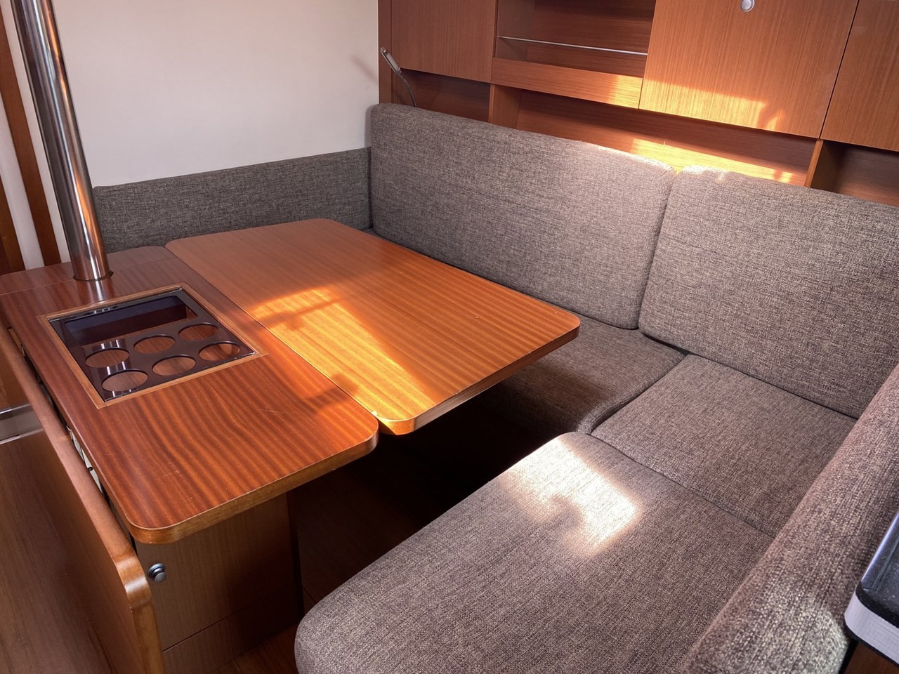 Hanse 385, Kon-Tiki | Yacht Charter Croatia