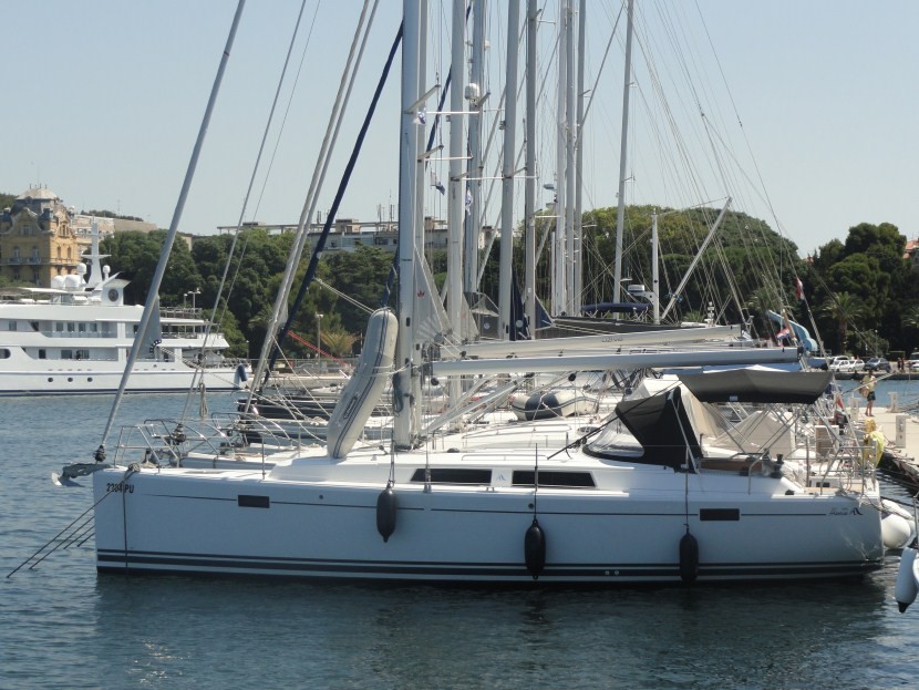 Hanse 385, Riana | Yacht Charter Croatia