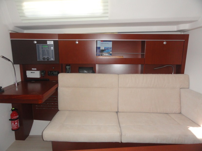 Hanse 385, Riana | Yacht Charter Croatia