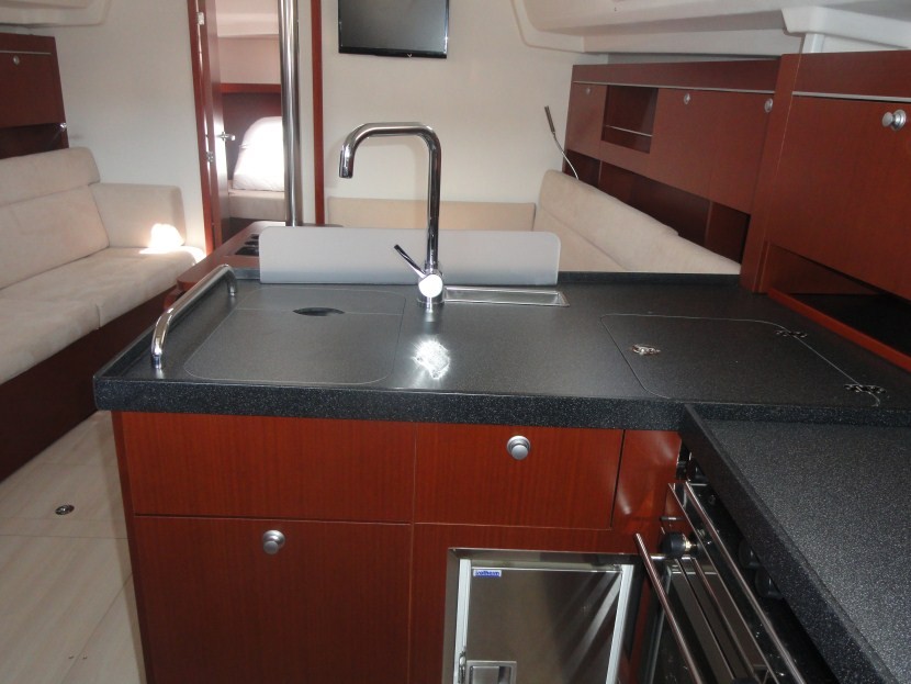 Hanse 385, Riana | Yacht Charter Croatia